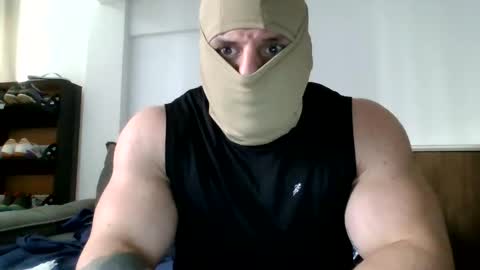 Snapshot of couplemuscle40 chatting on September 2025 12:16:01 PM couplemuscle40 online show from September 2025 12:16:01 PM