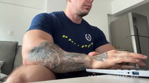 Snapshot of couplemuscle40 chatting on October 2025 12:44:02 PM couplemuscle40 online show from October 2025 12:44:02 PM