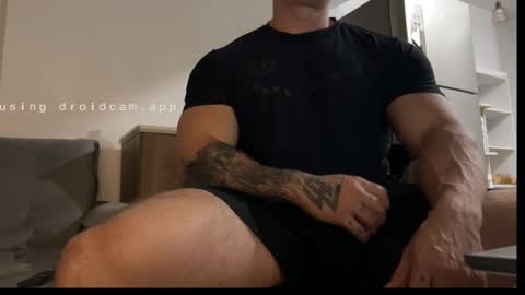 Snapshot of couplemuscle40 chatting on October 2025 11:26:02 PM couplemuscle40 online show from October 2025 11:26:02 PM