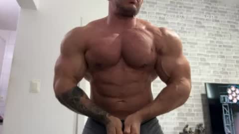 couplemuscle40 online show from July 2026 05:44:02 PM