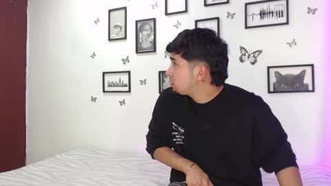 Juli and Liam online show from January 2025 07:36:02 AM