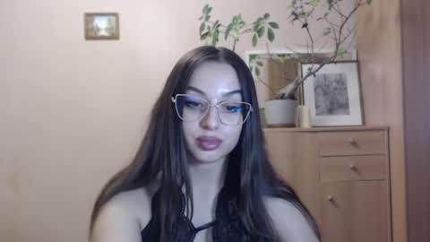 Courtney online show from February 2025 06:01:01 PM