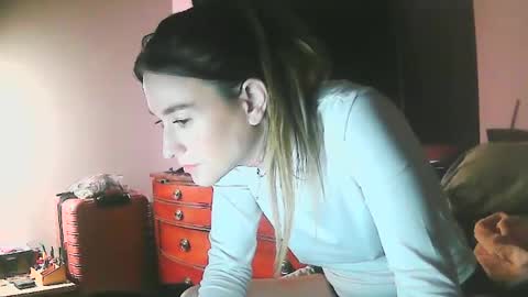 Snapshot of courtscutekitty chatting on January 2025 11:46:01 AM courtscutekitty online show from January 2025 11:46:01 AM