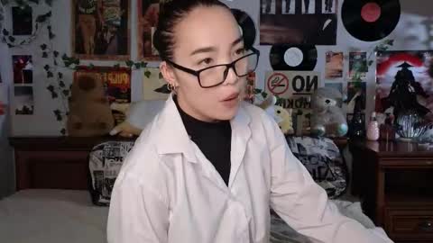 Yuna online show from November 2025 08:20:01 PM