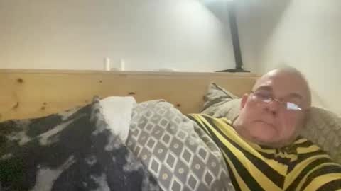 Snapshot of crapaud75018paris chatting on April 2026 07:49:01 PM crapaud75018paris online show from April 2026 07:49:01 PM