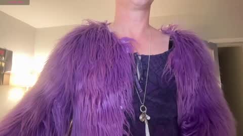 Snapshot of crash__gothic chatting on June 2026 09:33:02 AM CrashGothic online show from June 2026 09:33:02 AM