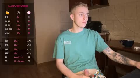 Snapshot of crazybottom99 chatting on January 2025 11:13:01 PM Alex online show from January 2025 11:13:01 PM