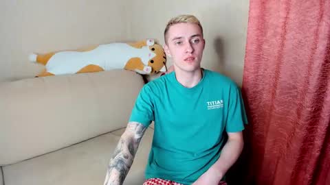 Snapshot of crazybottom99 chatting on March 2025 06:12:01 PM Alex online show from March 2025 06:12:01 PM