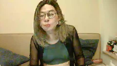 Kelly   online show from October 2025 03:34:01 PM