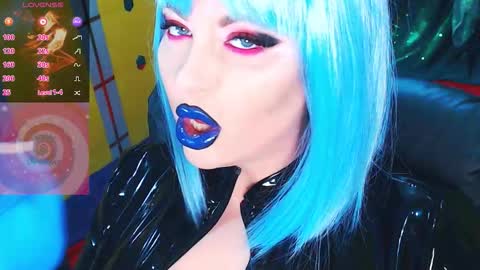 Roxy online show from November 2025 02:10:01 PM