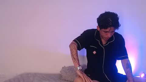  CAMILA Y SEBASTIAN online show from September 2025 01:00:01 AM