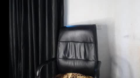 Snapshot of creamy_juicypussy chatting on September 2025 01:00:01 PM Lady jasmine online show from September 2025 01:00:01 PM