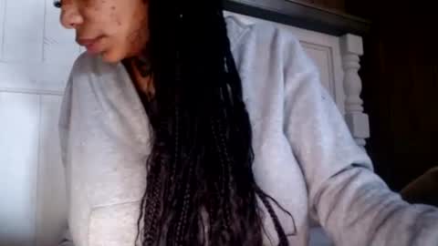 Snapshot of creamyexotica chatting on January 2025 09:01:02 PM CreamyExotica online show from January 2025 09:01:02 PM