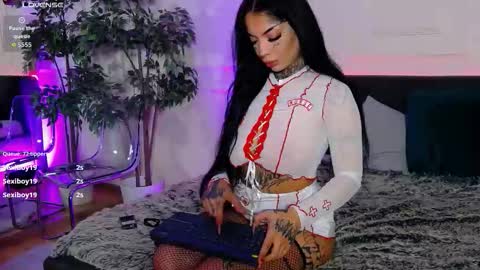 Snapshot of creamyinkk chatting on November 2025 06:45:01 AM Sophie online show from November 2025 06:45:01 AM