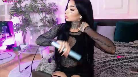 Snapshot of creamyinkk chatting on November 2025 12:16:01 PM Sophie online show from November 2025 12:16:01 PM