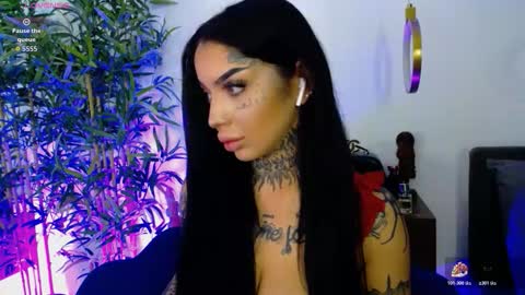 Snapshot of creamyinkk chatting on November 2025 07:55:01 AM Sophie online show from November 2025 07:55:01 AM