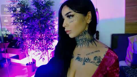 Snapshot of creamyinkk chatting on January 2026 06:05:01 AM Sophie online show from January 2026 06:05:01 AM