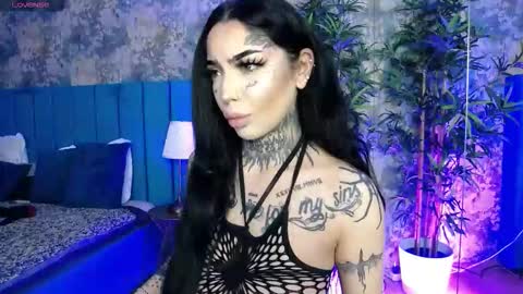 Snapshot of creamyinkk chatting on February 2026 07:23:02 AM Sophie online show from February 2026 07:23:02 AM