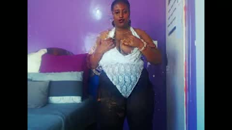 CreamyLea online show from June 2026 10:13:01 AM