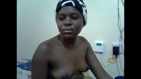 Snapshot of creamyypussyy chatting on October 2025 07:38:02 AM creamyypussyy online show from October 2025 07:38:02 AM