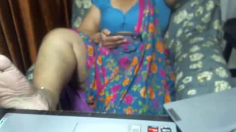 Snapshot of crezybhabihot chatting on January 2025 05:11:01 AM Sonika69 online show from January 2025 05:11:01 AM