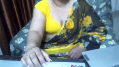 Snapshot of crezybhabihot chatting on January 2025 10:39:01 AM Sonika69 online show from January 2025 10:39:01 AM