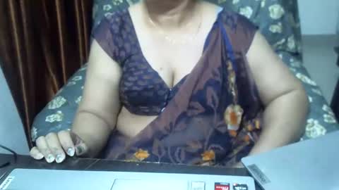 Snapshot of crezybhabihot chatting on February 2025 12:22:02 PM Sonika69 online show from February 2025 12:22:02 PM