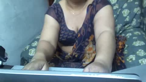 Snapshot of crezybhabihot chatting on February 2025 08:01:01 PM Sonika69 online show from February 2025 08:01:01 PM