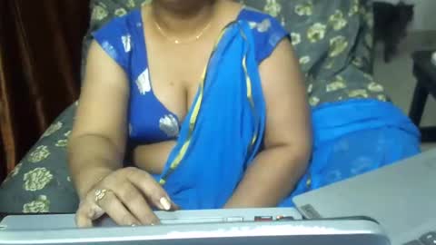 Snapshot of crezybhabihot chatting on March 2025 10:35:02 AM Sonika69 online show from March 2025 10:35:02 AM