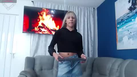 Snapshot of crisevanz18 chatting on February 2025 11:33:01 AM Cris Evanz online show from February 2025 11:33:01 AM