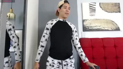 Snapshot of crisevanz18 chatting on February 2025 04:31:01 PM Cris Evanz online show from February 2025 04:31:01 PM