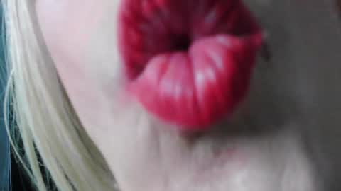 crislingery_doll online show from February 2025 11:21:01 AM