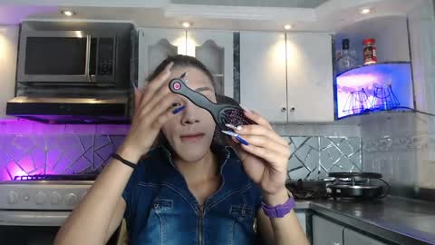 Snapshot of crisozzz chatting on April 2026 05:43:01 PM Cristina Onazis online show from April 2026 05:43:01 PM