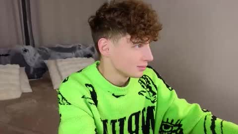 Snapshot of crisp1n chatting on November 2025 03:14:02 PM Chris online show from November 2025 03:14:02 PM