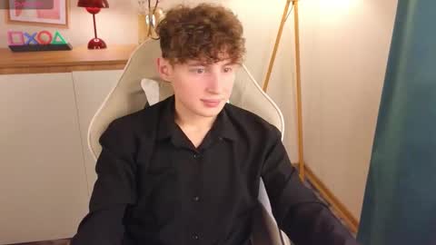 Snapshot of crisp1n chatting on November 2025 07:01:02 PM Chris online show from November 2025 07:01:02 PM