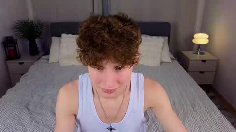 Snapshot of crisp1n chatting on November 2025 09:32:01 PM Chris online show from November 2025 09:32:01 PM