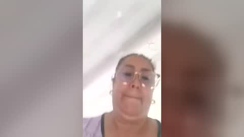 Snapshot of cristal_18xxx chatting on July 2026 04:16:01 PM Cristal online show from July 2026 04:16:01 PM
