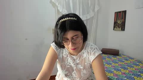 Snapshot of cristal_g19 chatting on January 2025 03:30:01 AM online show from January 2025 03:30:01 AM
