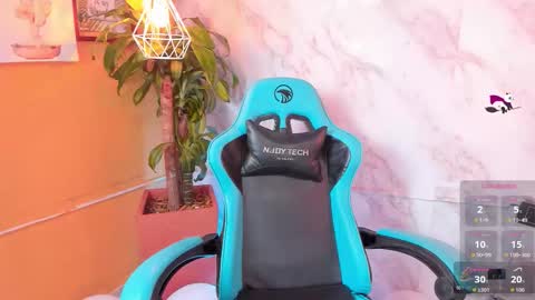 Snapshot of cristal_herrera chatting on November 2025 04:33:02 AM Cristal online show from November 2025 04:33:02 AM