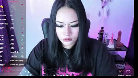 Snapshot of cristal_kosh chatting on January 2025 01:24:02 PM Cris online show from January 2025 01:24:02 PM