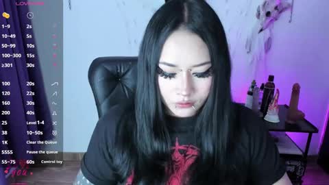 Snapshot of cristal_kosh chatting on March 2025 11:17:01 AM Cris online show from March 2025 11:17:01 AM