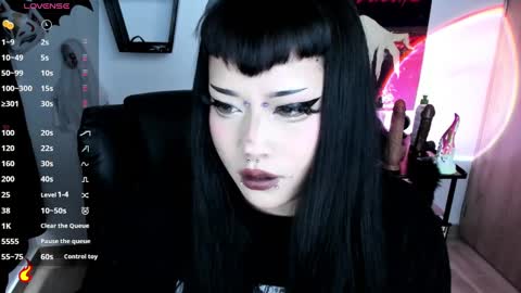 Snapshot of cristal_kosh chatting on November 2025 05:48:02 PM Cris online show from November 2025 05:48:02 PM