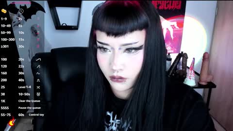 Snapshot of cristal_kosh chatting on November 2025 06:30:01 PM Cris online show from November 2025 06:30:01 PM