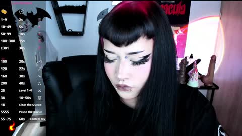 Snapshot of cristal_kosh chatting on November 2025 06:07:02 PM Cris online show from November 2025 06:07:02 PM