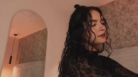 Cristal  online show from December 2025 01:52:02 PM