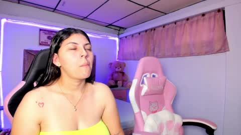 cristal_smith20 online show from June 2026 11:49:02 AM