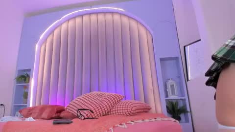 Nicole  Connection time 220pm-910pmCol online show from February 2026 08:14:02 PM