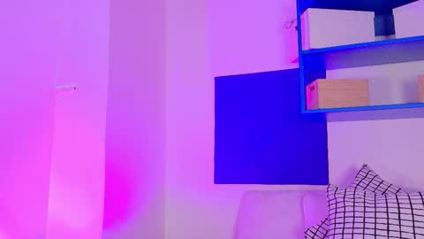 Nicole  Connection time 220pm-910pmCol online show from February 2026 08:05:01 PM