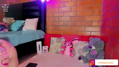 Cristal  online show from October 2025 11:07:01 PM