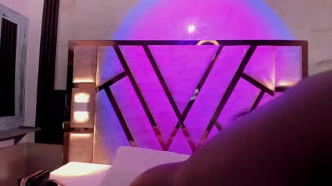 cristin  online show from April 2026 05:56:01 PM